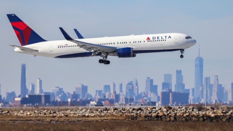 Delta goes pasta-only for thousands of international travelers after ‘spoiled’ food forced a flight to divert