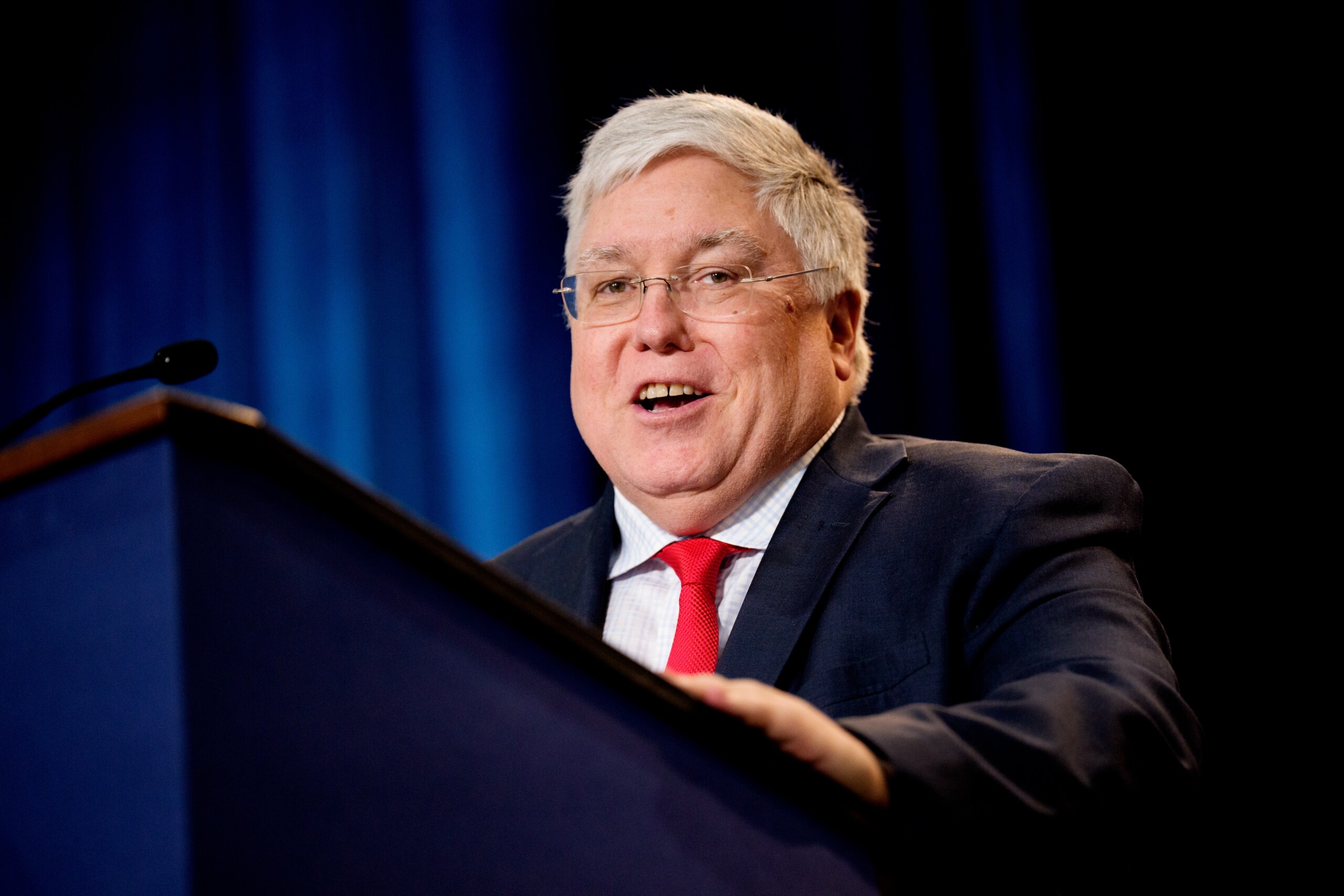 gop-governors-mum-as-congress-prepares-to-slash-medicaid-spending-for-their-states-–-kff-health-news